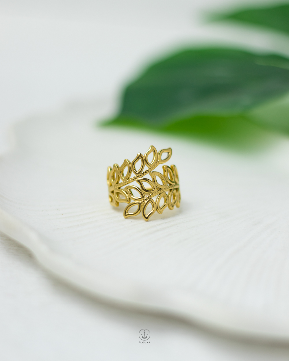 1739906559_r0525-5.jpg free size leaf gold ring