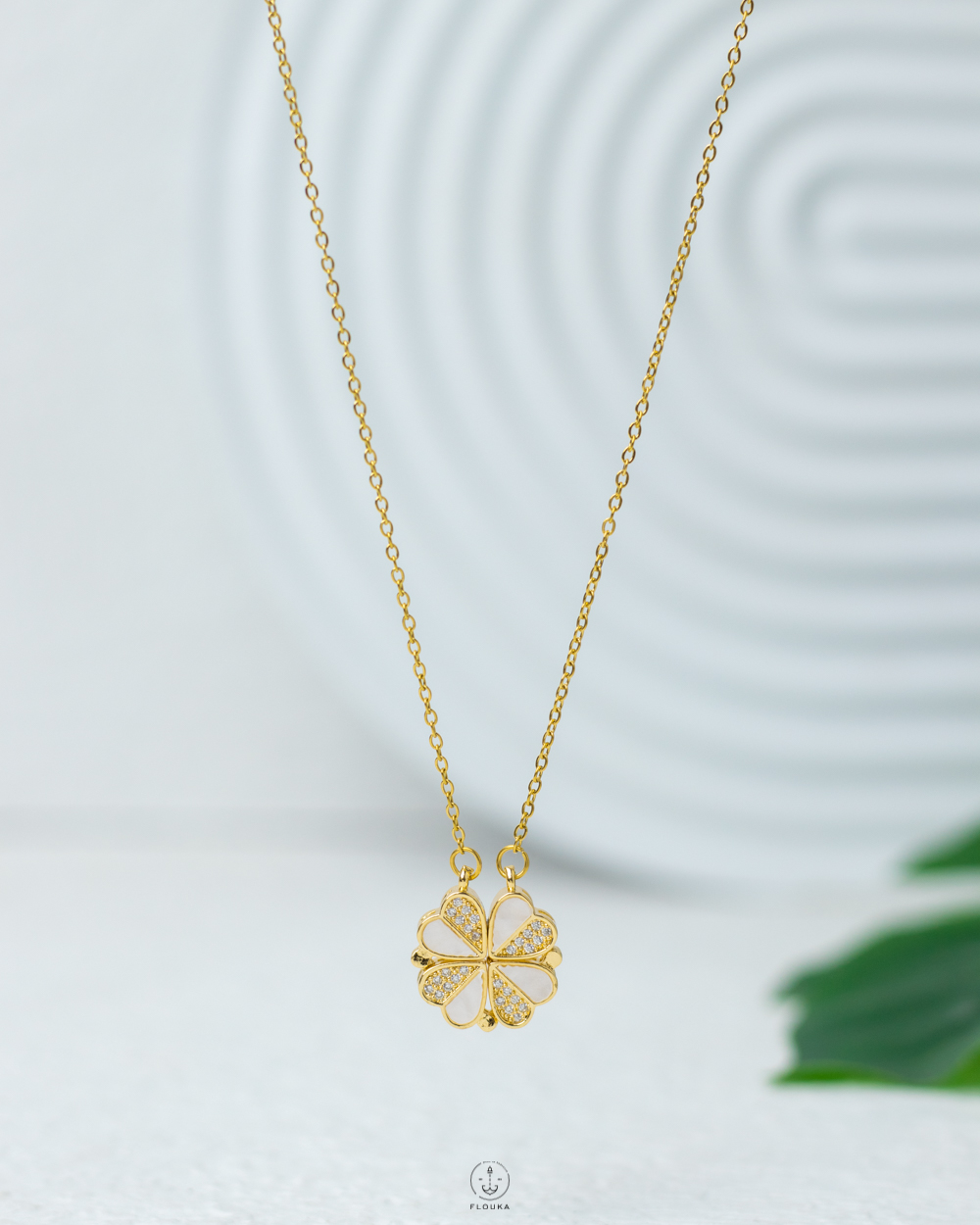 1740057479_n1210.jpg white & straus heart necklace