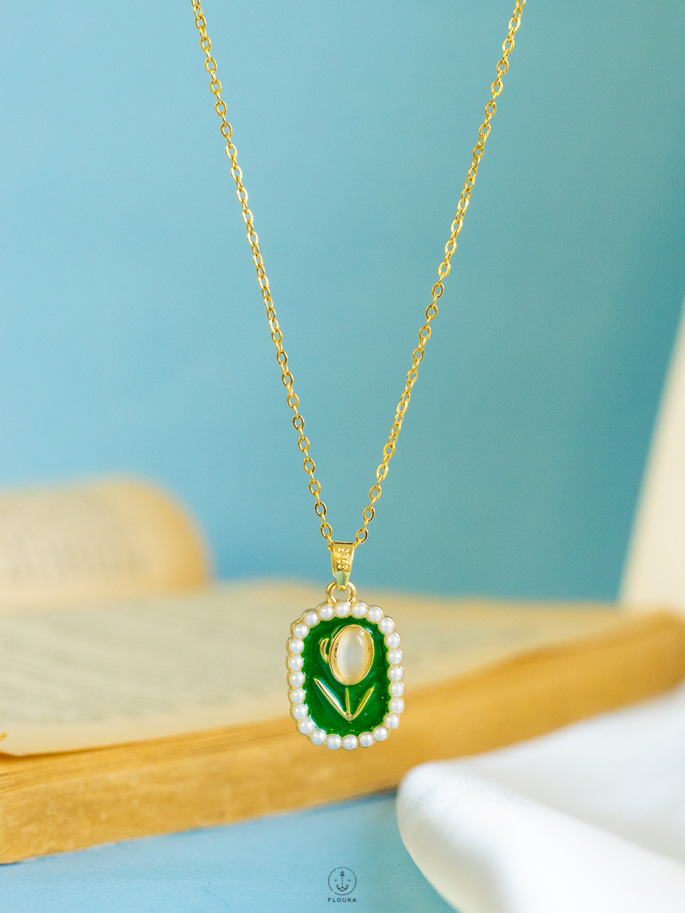 1740150561_n0713.jpg green flower gold necklace
