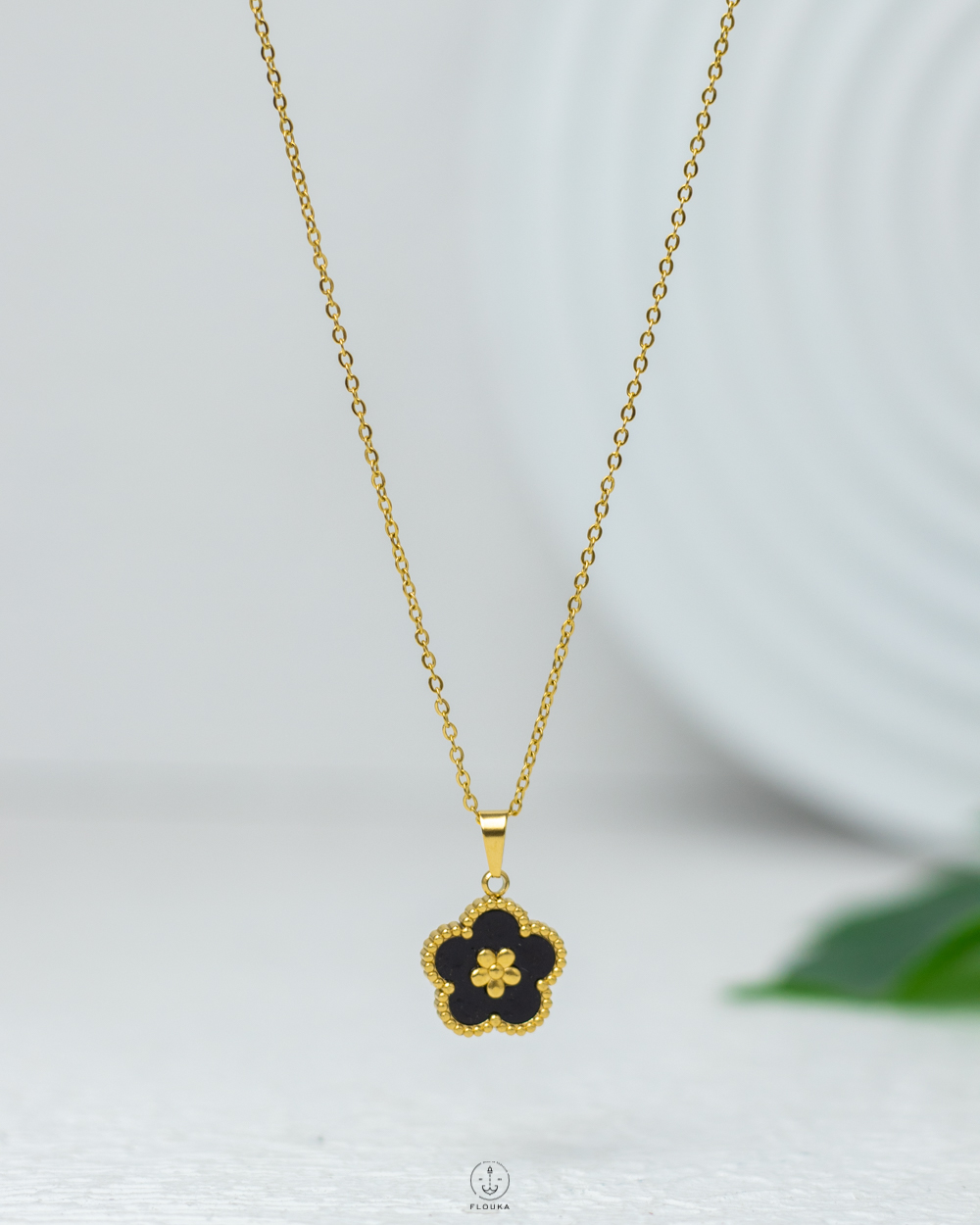 1740250652_n0563.jpg single black flower necklace