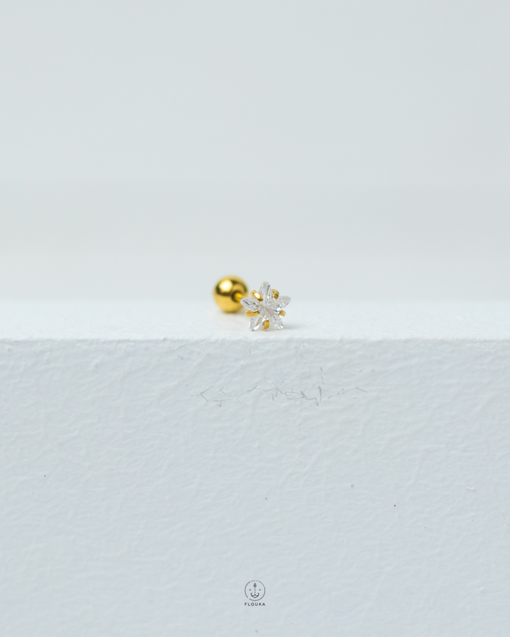 1740683019_c0028-10.jpg star straus gold piercing