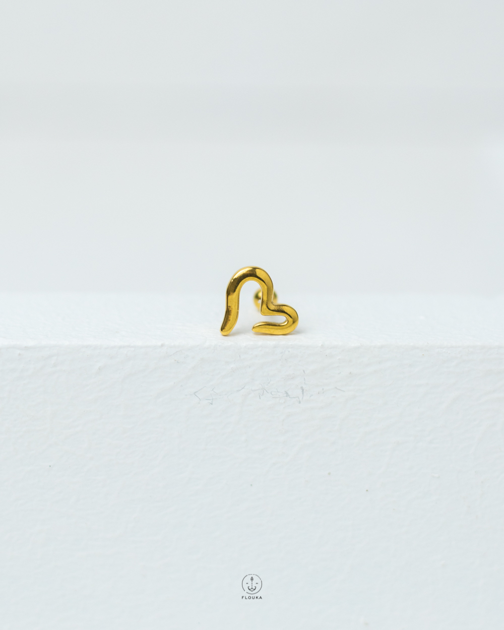 1740686630_c0030-10.jpg heart gold piercing