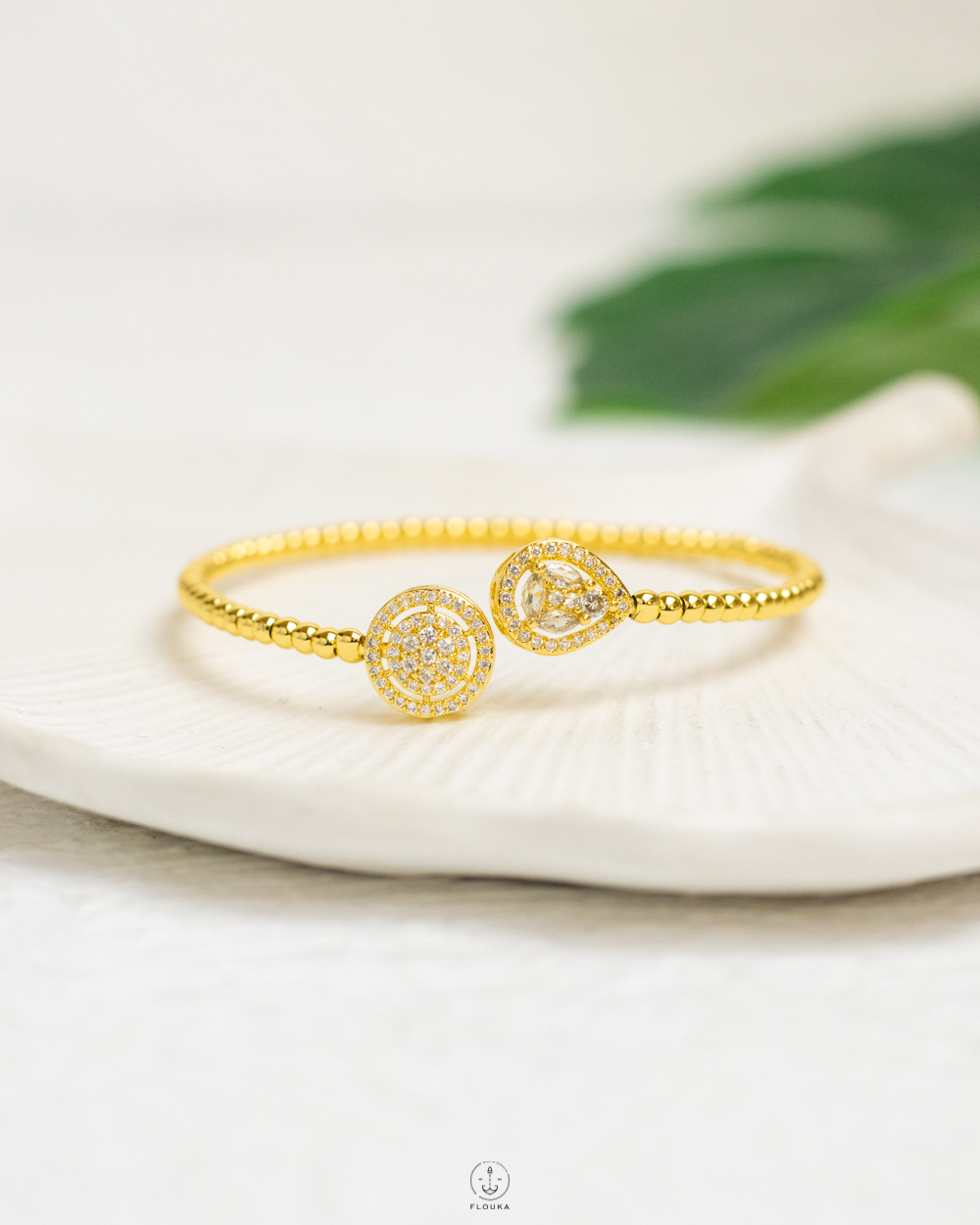 1741050672_O0507-7.jpg double white crystal bracelet