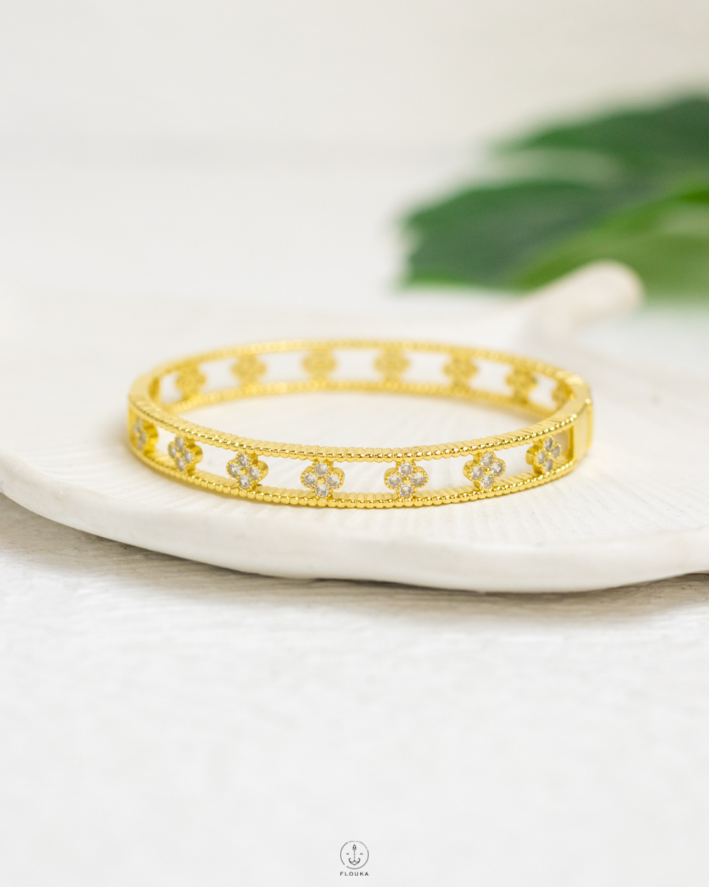 1741051539_O0515-7.jpg straus van cleef gold bracelet