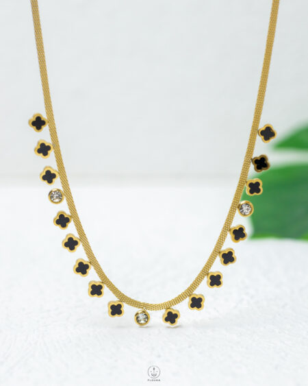 many vancleef straus necklace