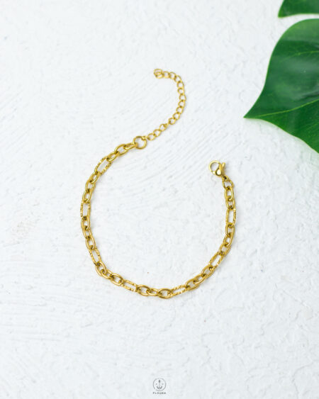 basic gold bracelet
