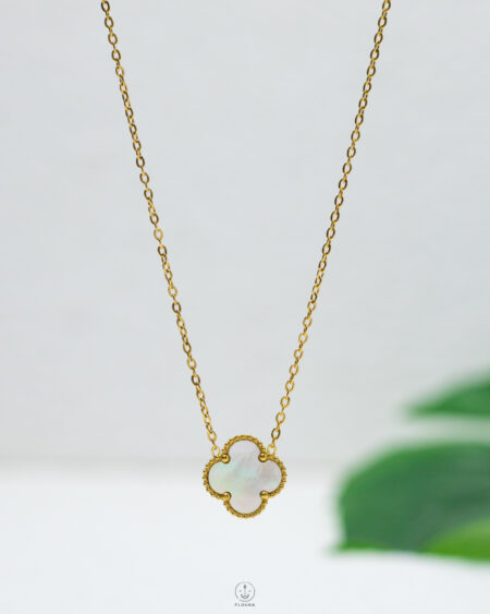 seashell vancleef gold necklace