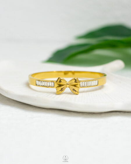 straus tie gold bracelet