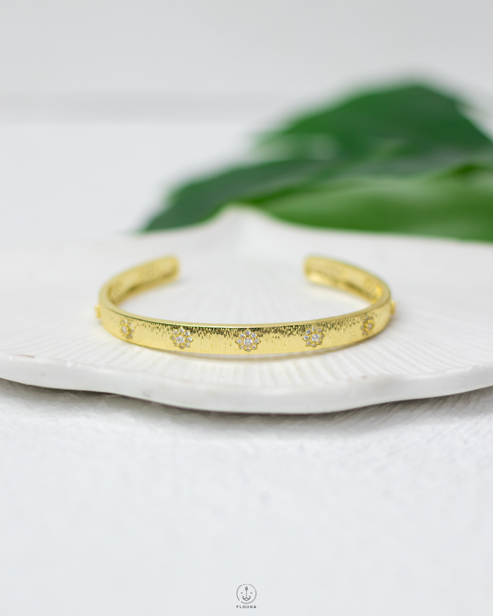 1744724673_o0548.jpg Luxury straus gold bracelet