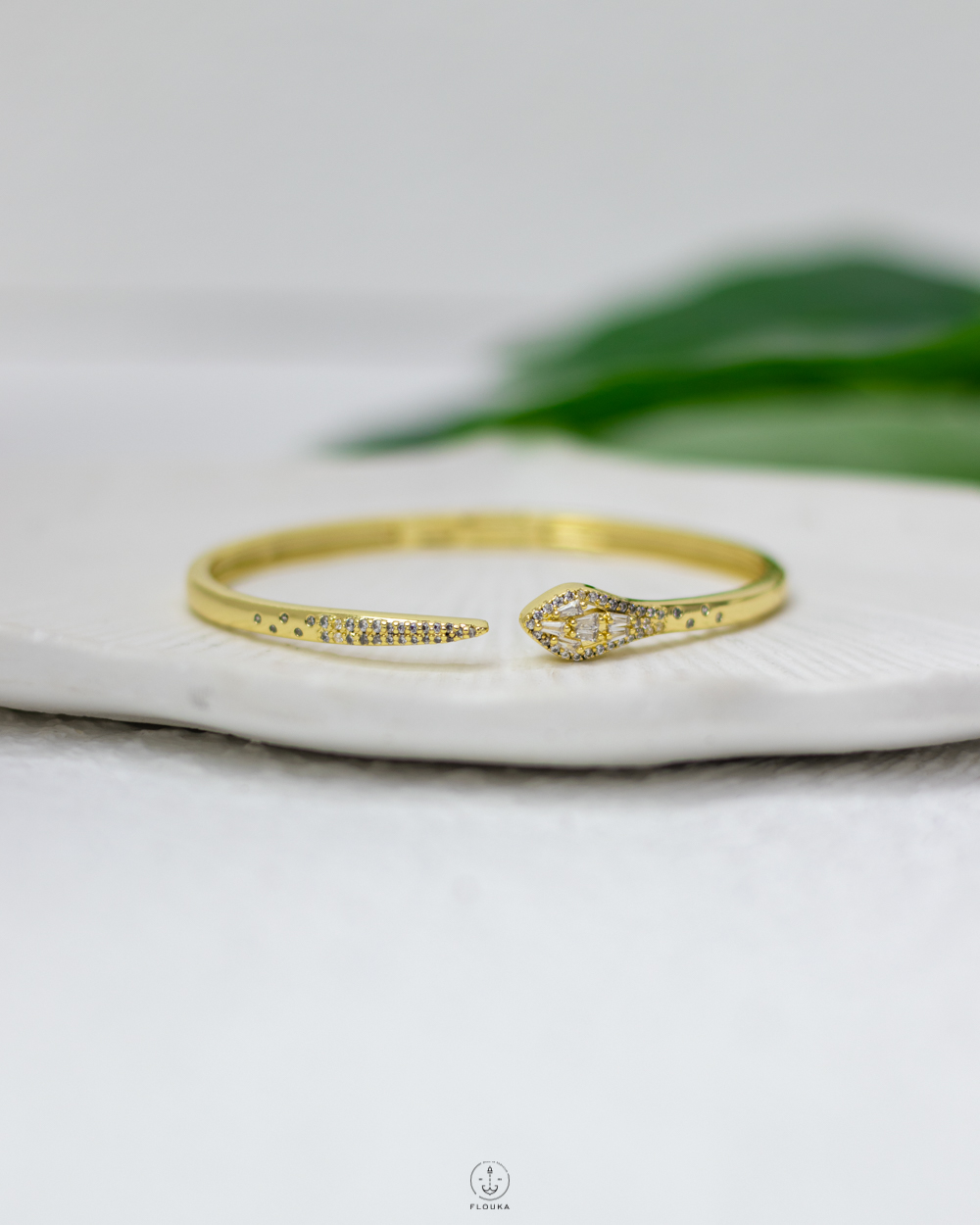 1744724929_o0549.jpg Luxury snake straus gold bracelet