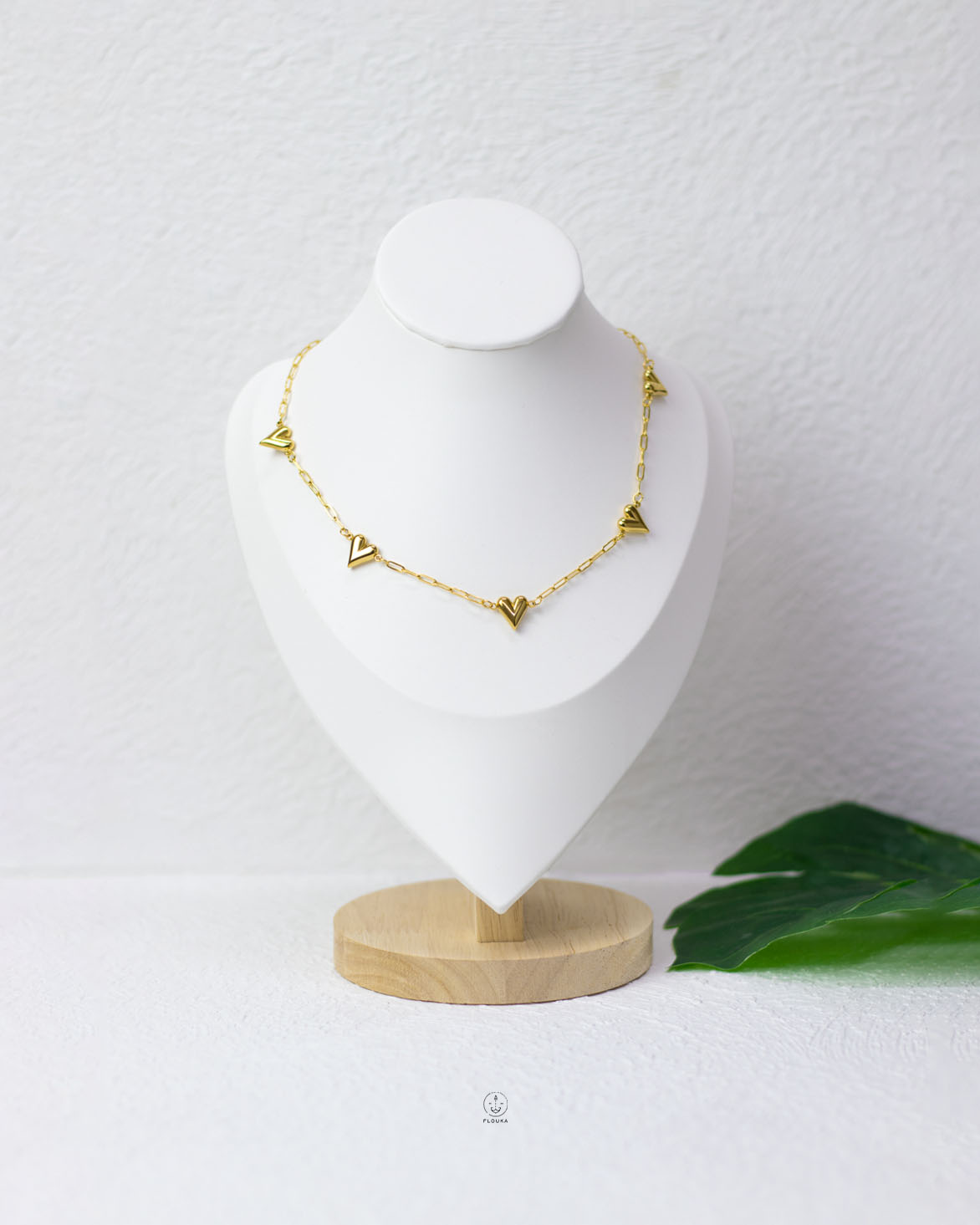 1744826797_n1412.jpg heart chains gold necklace