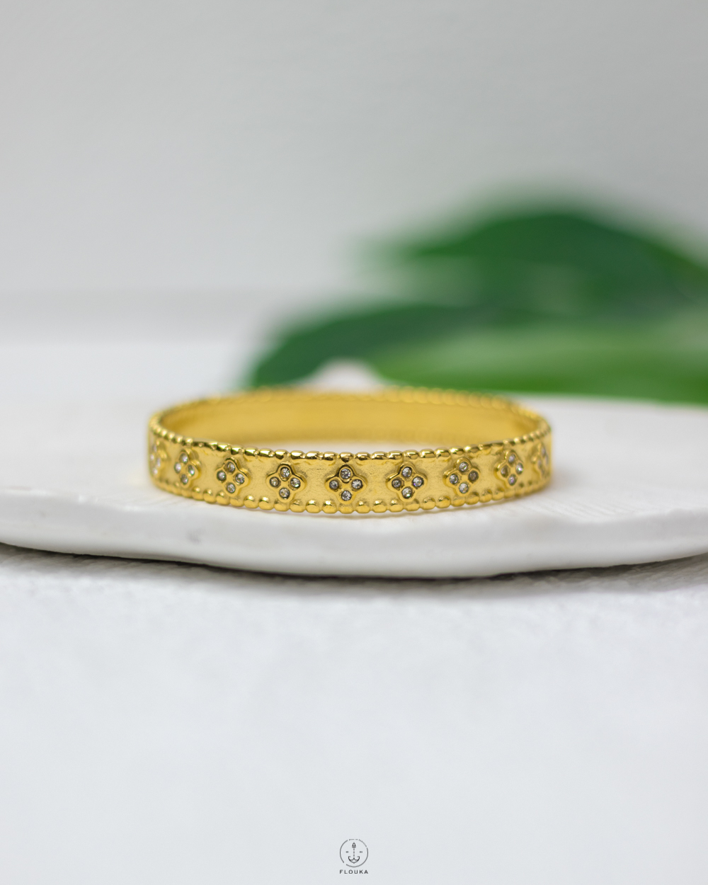 1745159410_o0591.jpg vancleef straus gold bracelet