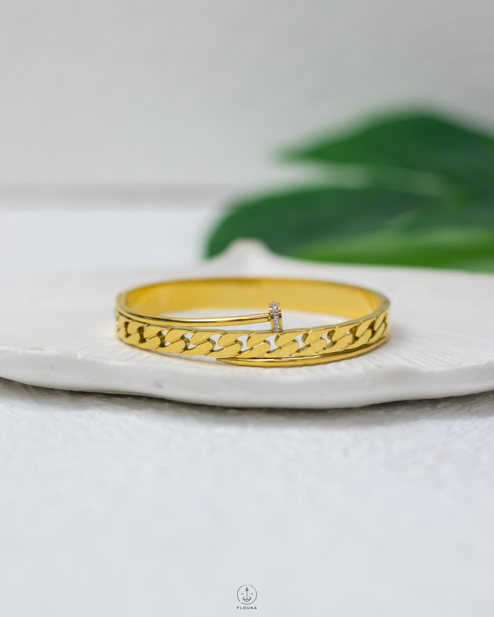 1745161094_o0594.jpg nail cartier gold bracelet