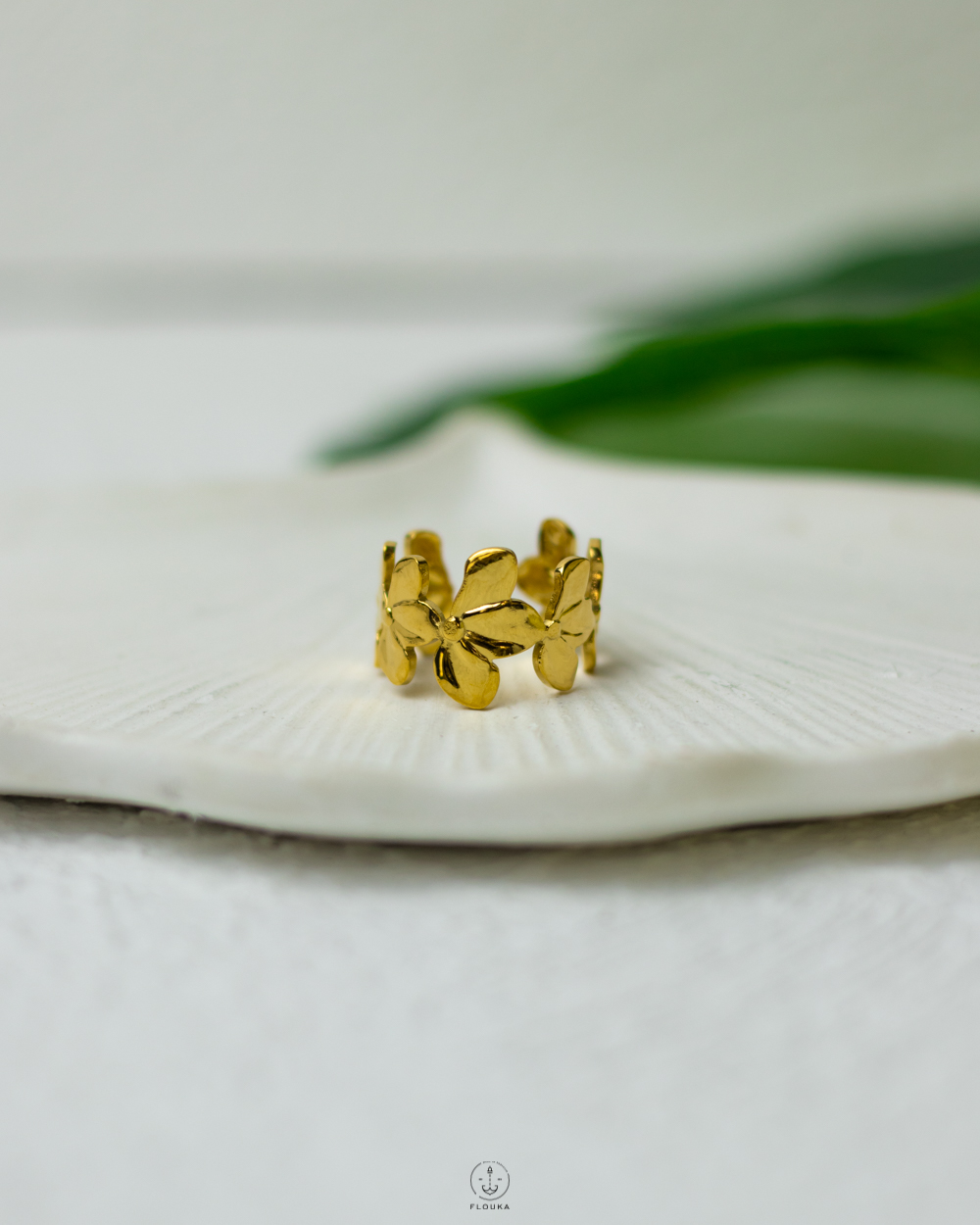 1745506180_r0617.jpg half flower gold free size ring