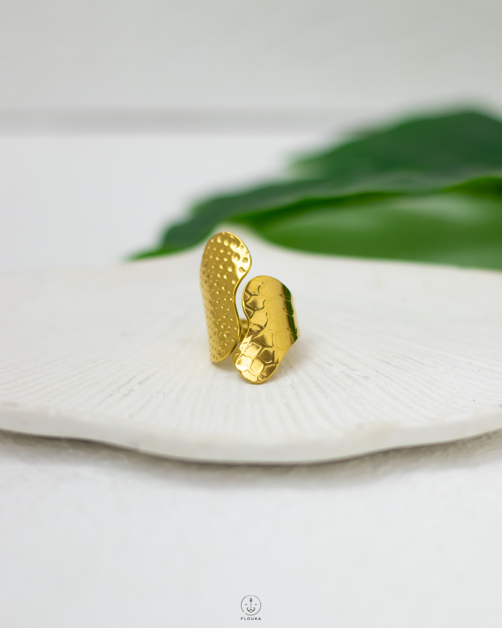 1745508711_r0621.jpg big wave gold ring