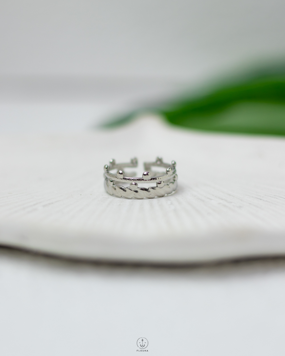 1745686333_r0648.jpg basic silver ring