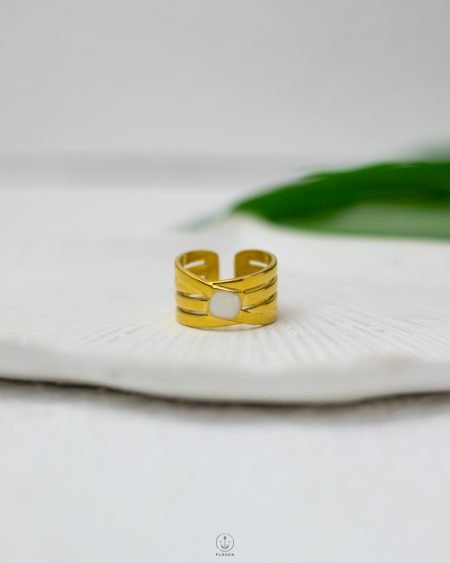 layers white rasin gold ring