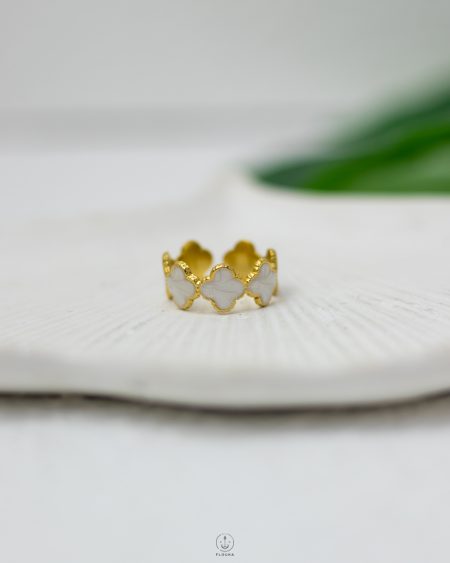 white rasin vancleef gold ring