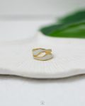 white rasin chains gold ring