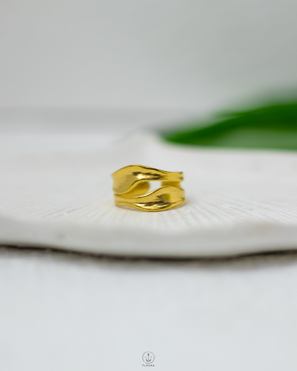 1745931046_r0756.jpg double gold free size ring