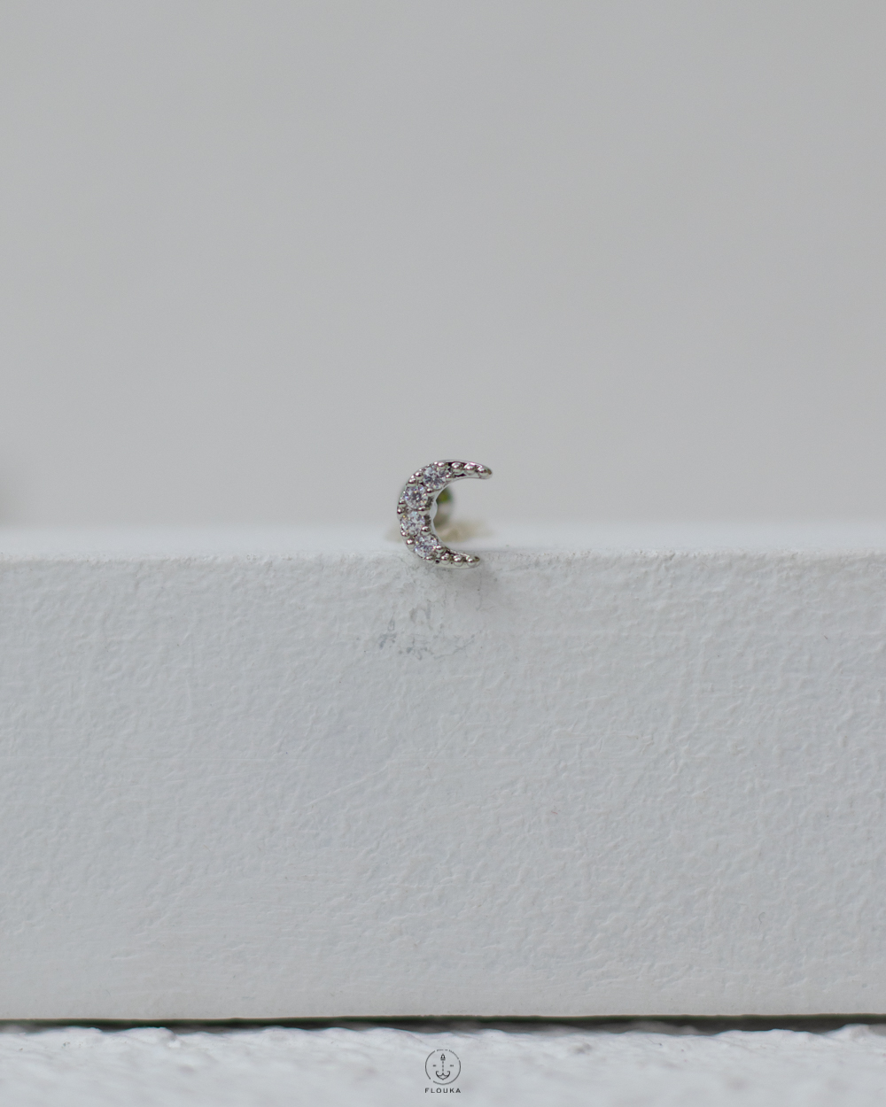 1746213190_c0063.jpg strus crescent piercing