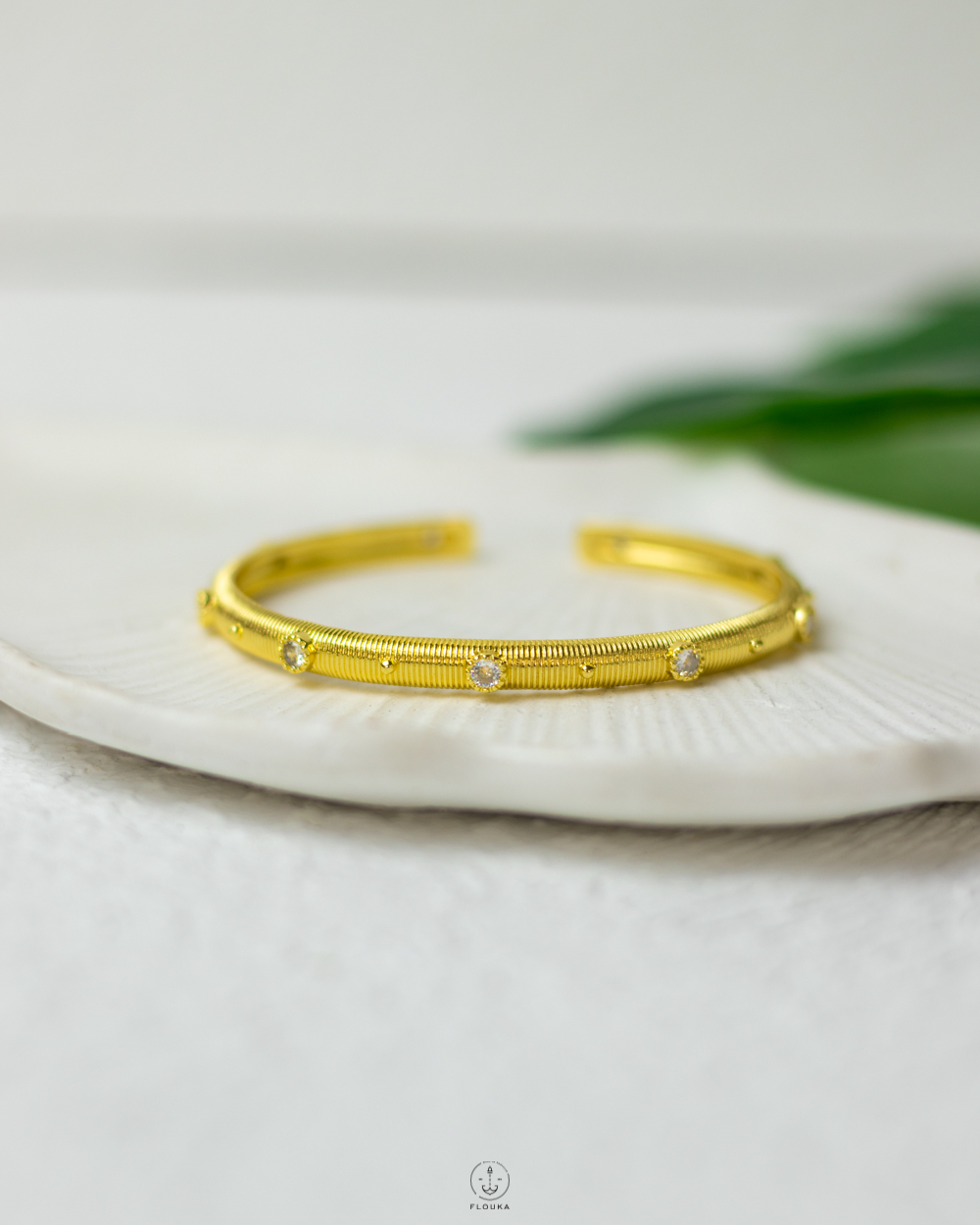 1746472150_o0619.jpg fake diamonds strus free size bracelet