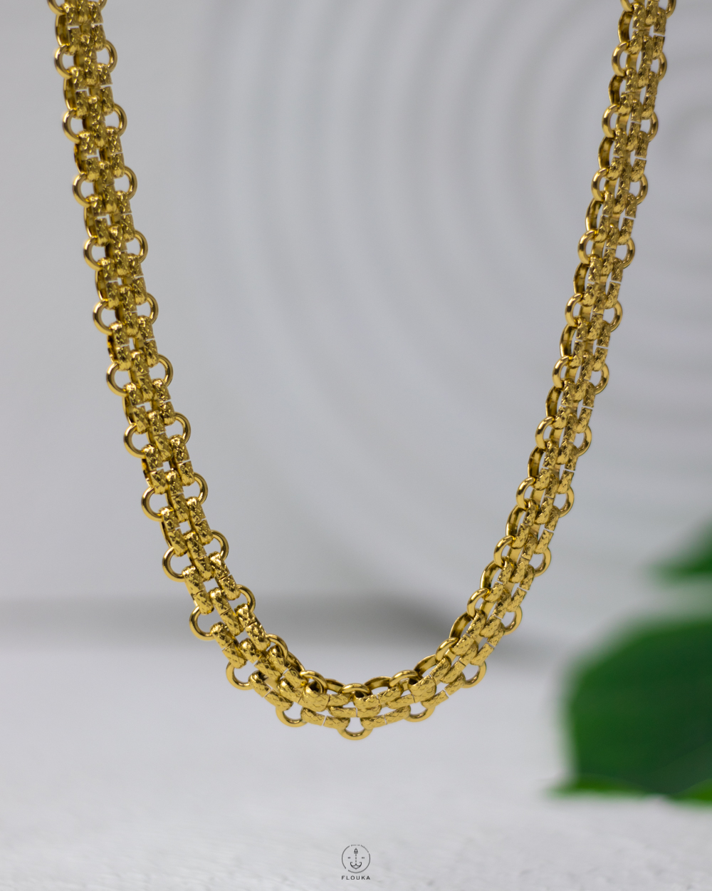 1746629665_n1010.jpg gold tabular necklace