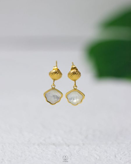 nutural seachell gold earring