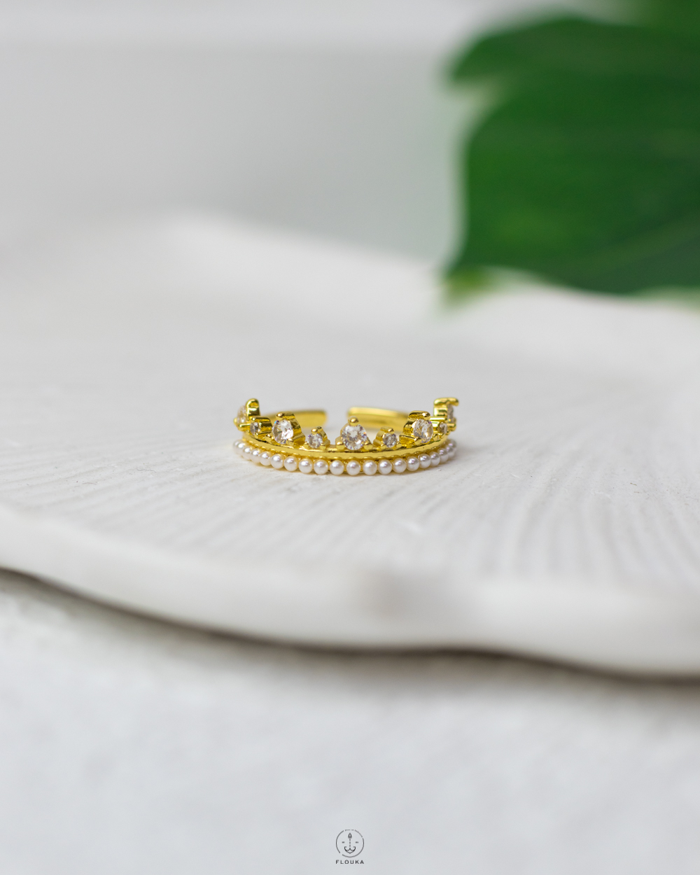 1747071788_r0784.jpg gold strus crown ring