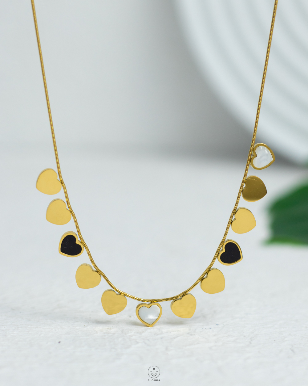 1741053114_N1246.jpg black & white heart necklace