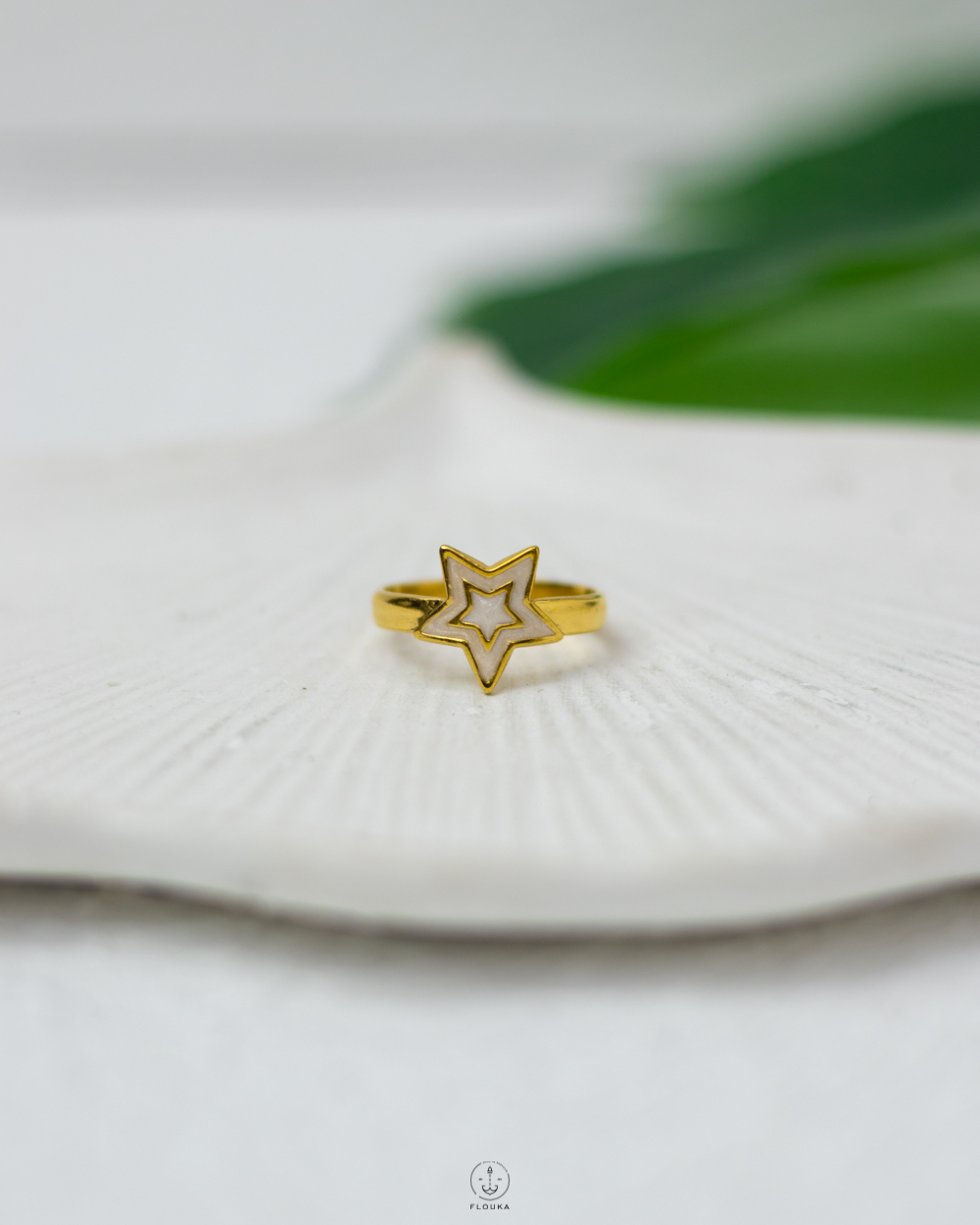 1745428441_r0607.jpg star white rasin gold ring