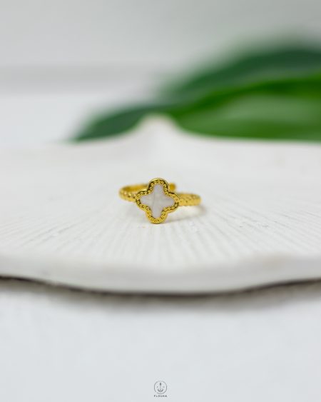 vancleef white rasin gold ring