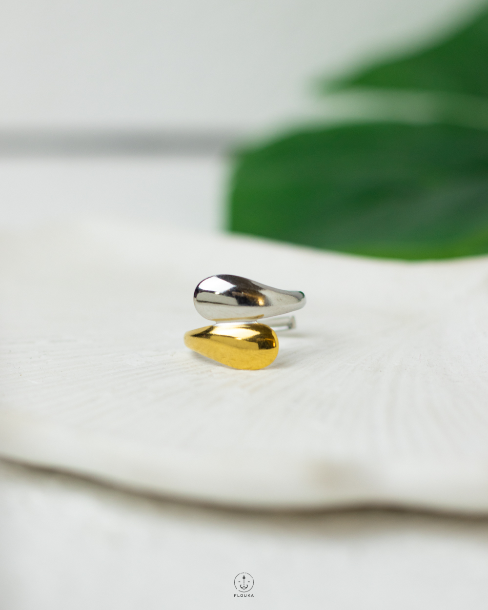 1750309025_r0808.jpg free size silver and gold ring