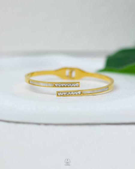 easyopen white straus bracelet