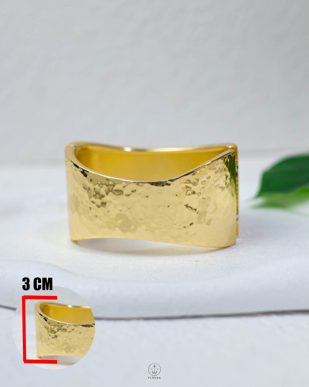1751557205_O0729.jpg gold chanky curve mount bangel