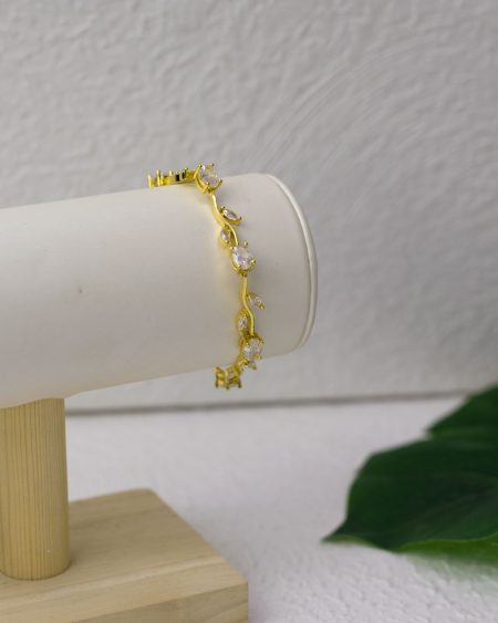 white Tulip bracelet