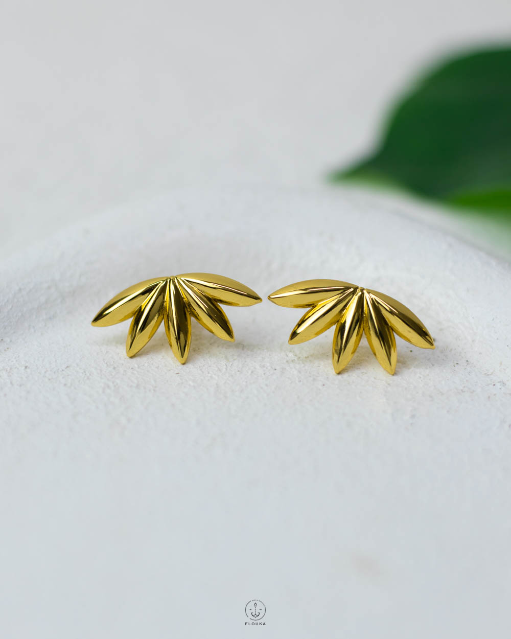 1752518318_e0595.jpg GOLD LOTUS EARRING