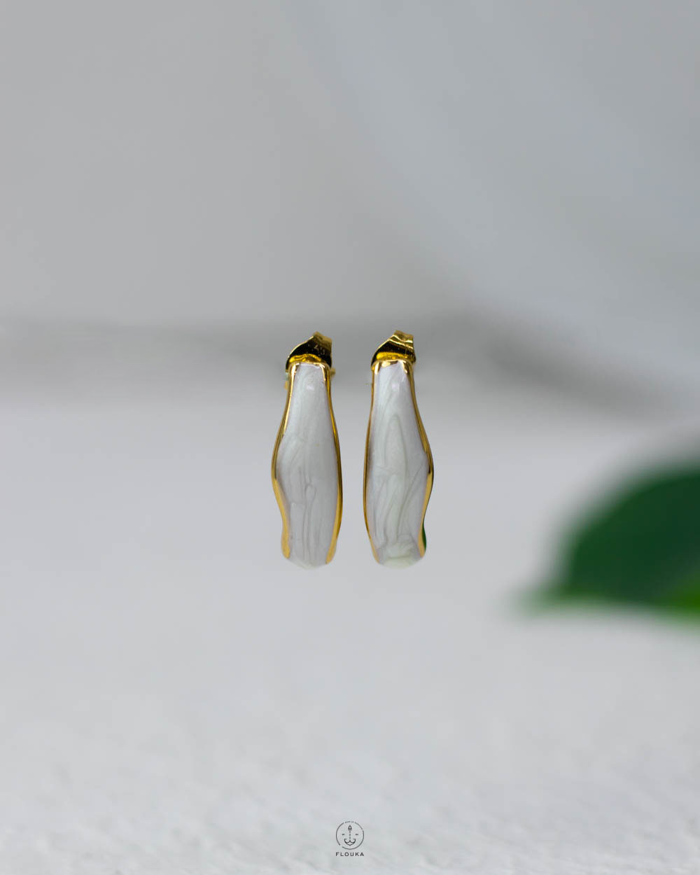 1752518502_e0591.jpg mix white and gold earring