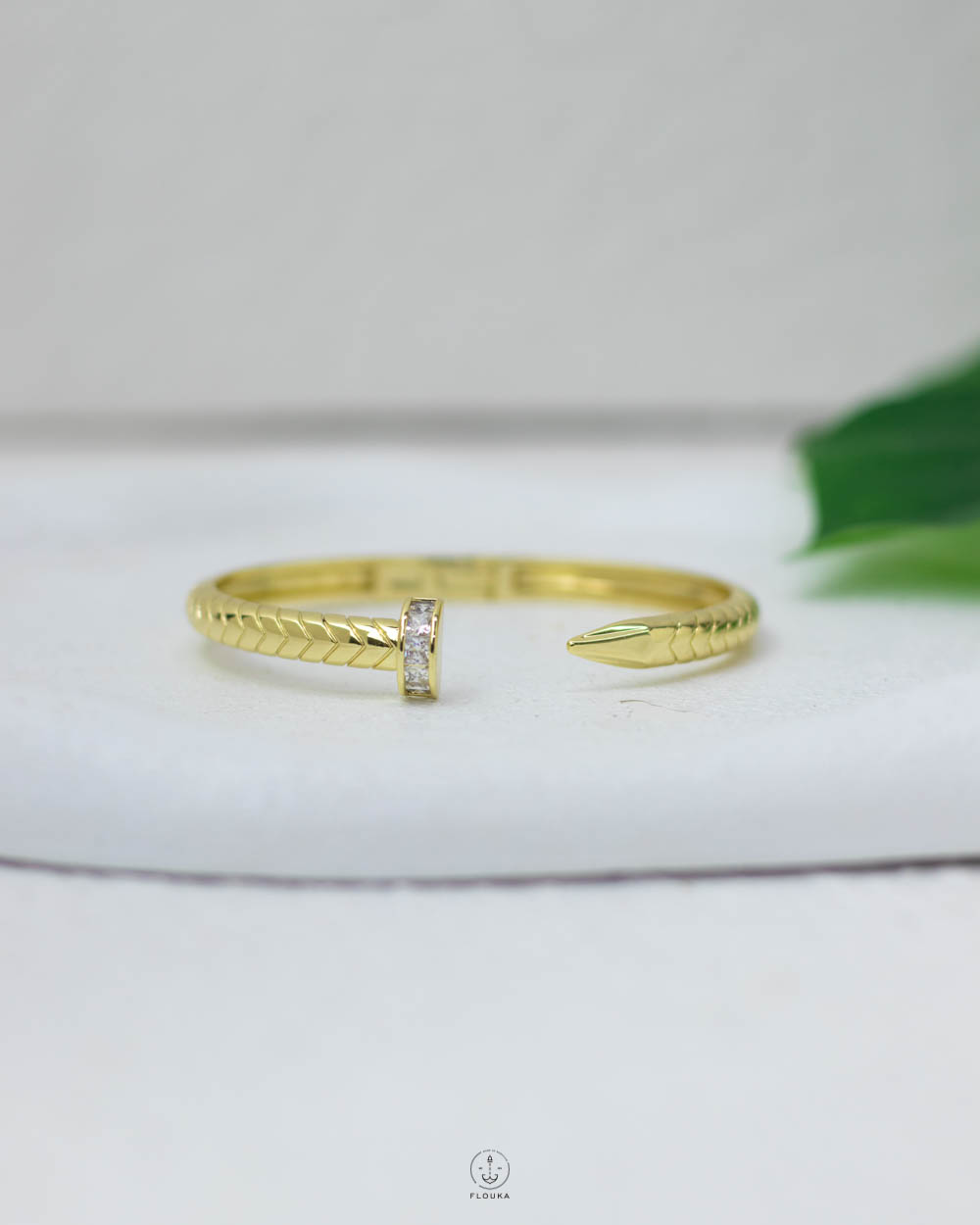 1752531623_o0758.jpg easy open straus nail bracelet