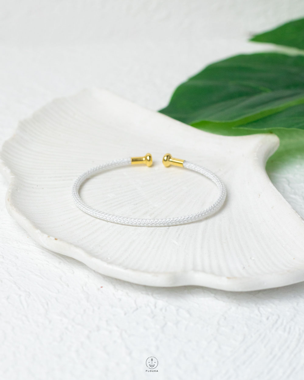 1752537470_o0649.jpg WHITE BANGLE