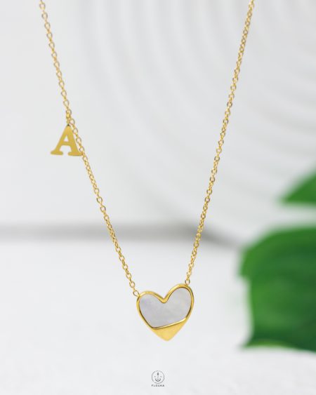 litter A gold heart necklace