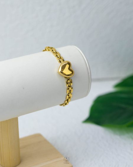 gold heart bracelet