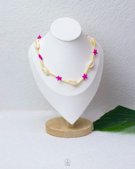 free size summer Beige seashell and tiny pink stars necklace