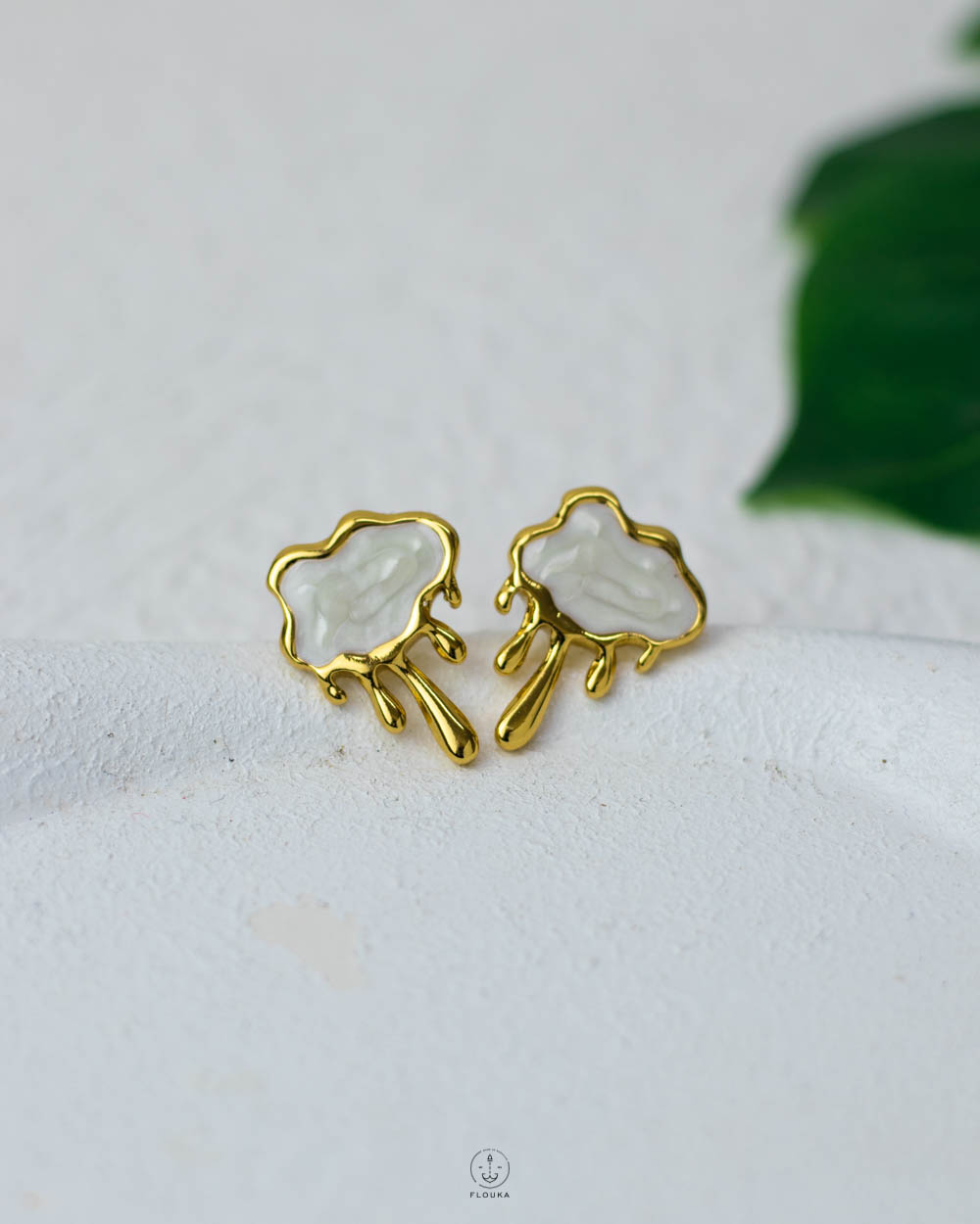 1752625348_E0594.jpg mix white and gold earring