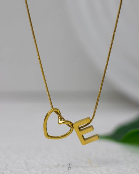 litter E gold trendy heart necklace