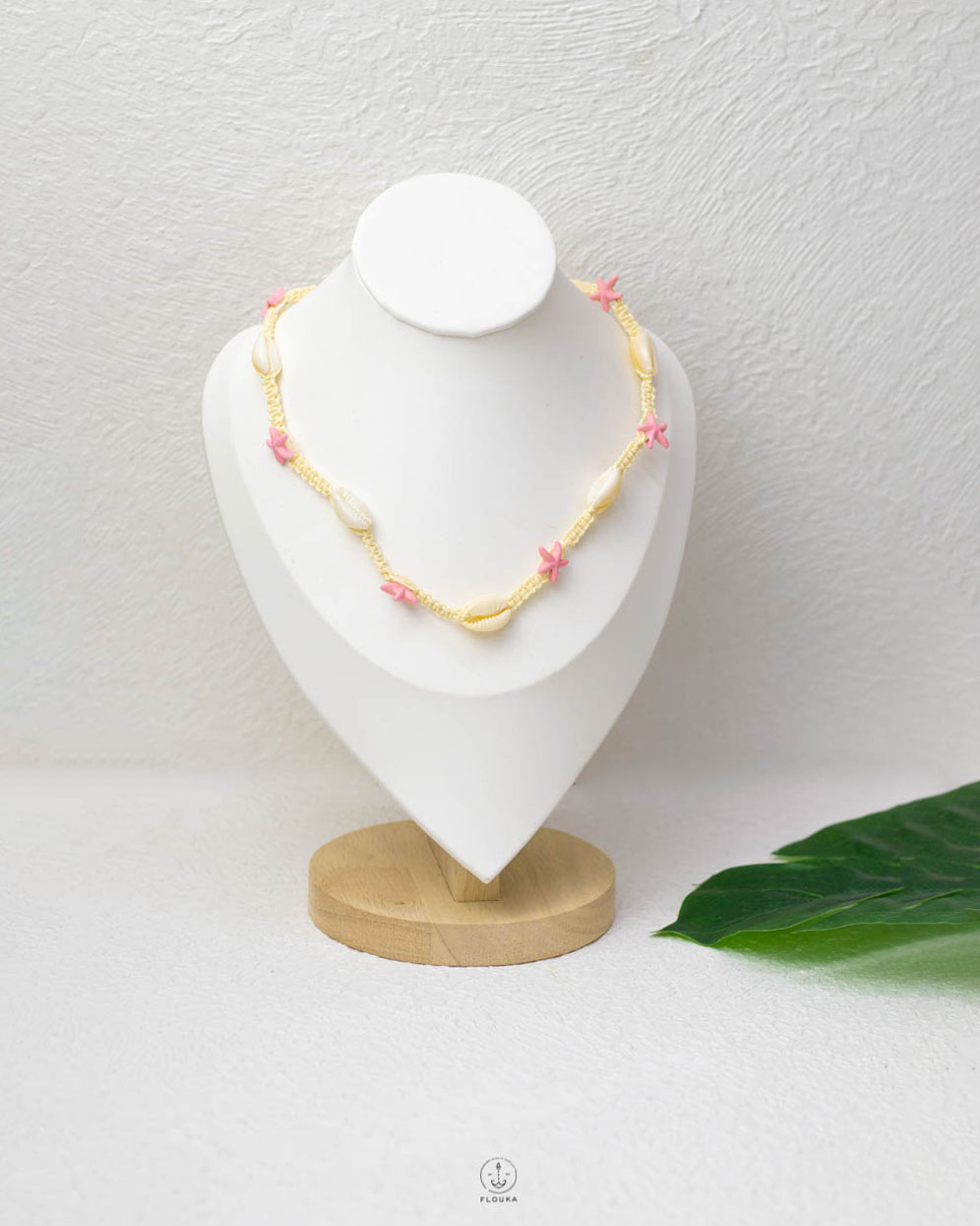 1752970824_n1587.jpg free size summer Beige seashell and tiny pink stars necklace
