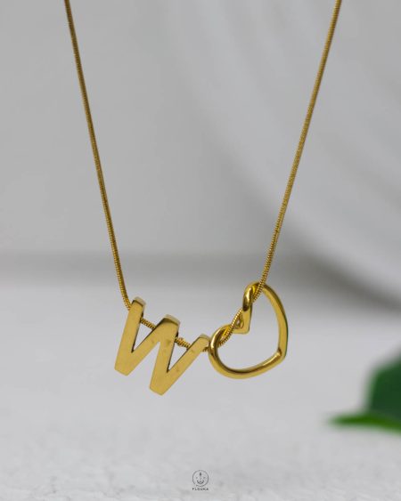 litter W gold trendy heart necklace
