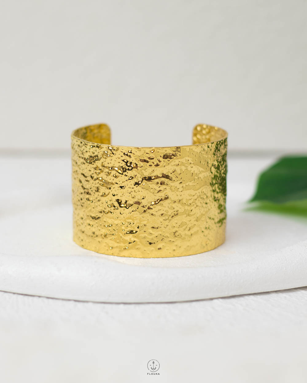 1753552346_o0782.jpg free size gold mount chunky bangle