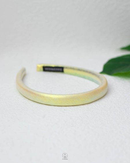 metallic yellow collar