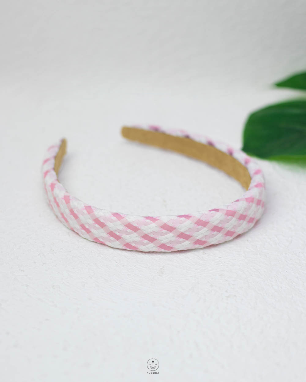 1753573617_T0107.jpg pink & white collar